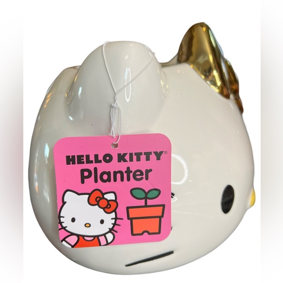 Hello Kitty Clearance Price is firm! Silk Floral Centerpiece Ceramic Planter - Picture 7 of 12